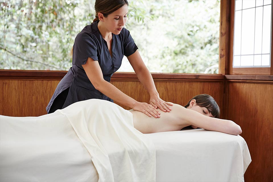 Embrace Tailored Holistic Wellness Together Through Rejuvenating Couple’s Massage Therapy